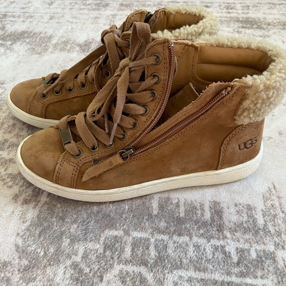 UGG Olive Sneakers in Brown Shearling Trim with Side Zip Size 6.5 - Picture 5 of 14